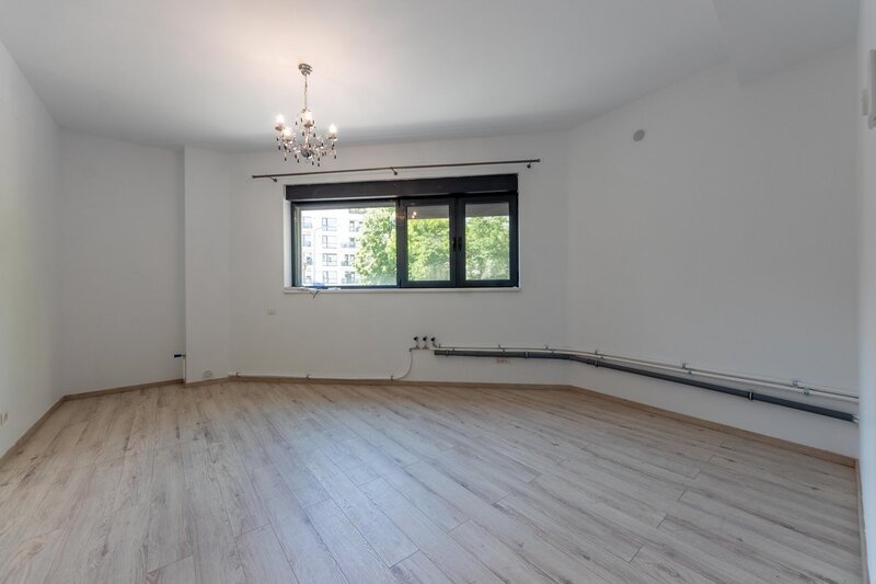Banu Manta, 156 mp, parter 5 camere