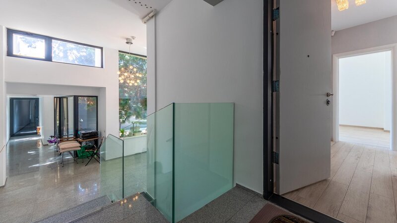 Banu Manta, 156 mp, parter 5 camere